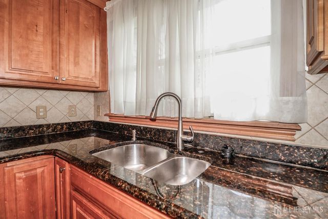 5 Timothy Court, Edison, NJ 08837