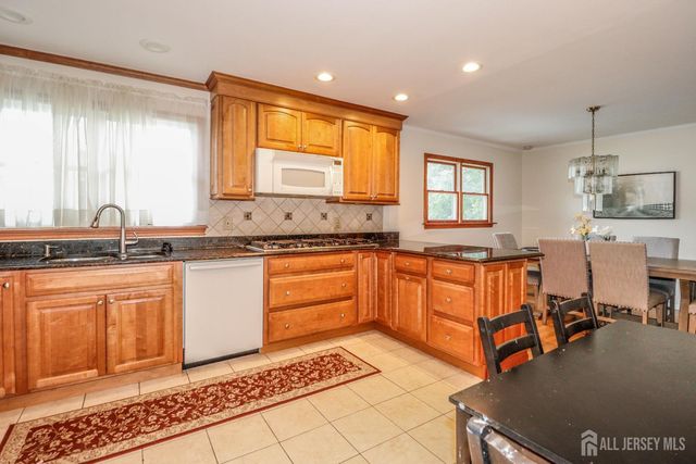 5 Timothy Court, Edison, NJ 08837