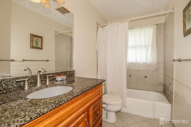5 Timothy Court, Edison, NJ 08837