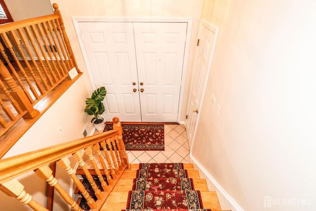 5 Timothy Court, Edison, NJ 08837