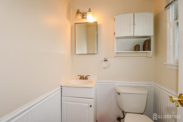5 Timothy Court, Edison, NJ 08837