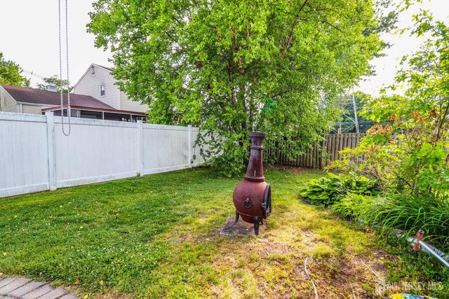 5 Timothy Court, Edison, NJ 08837