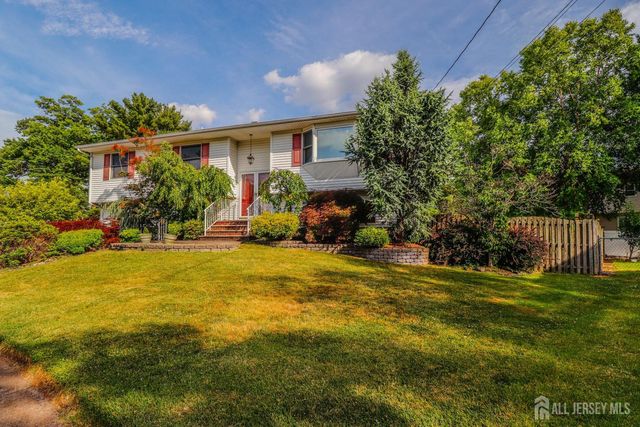 5 Timothy Court, Edison, NJ 08837