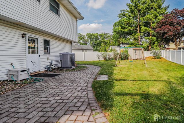 5 Timothy Court, Edison, NJ 08837