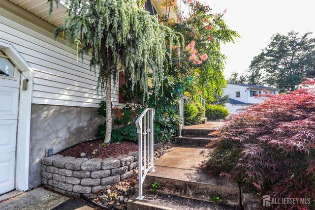5 Timothy Court, Edison, NJ 08837