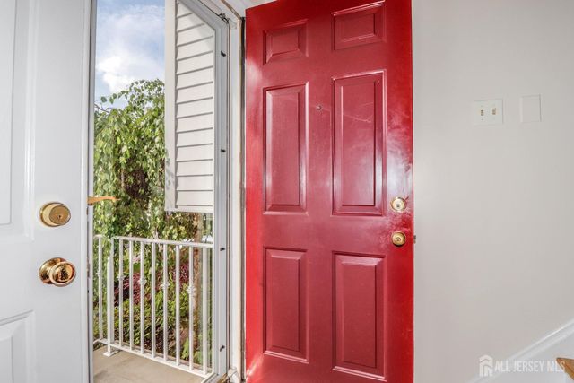 5 Timothy Court, Edison, NJ 08837
