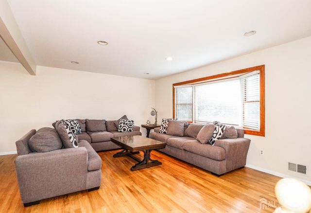 5 Timothy Court, Edison, NJ 08837