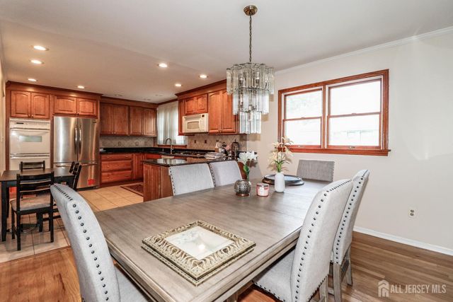 5 Timothy Court, Edison, NJ 08837