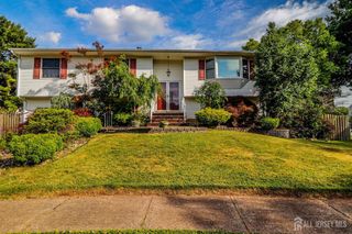 5 Timothy Court, Edison, NJ 08837