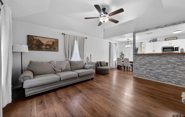 1054 Caroline Lane, Bullard, TX 75757