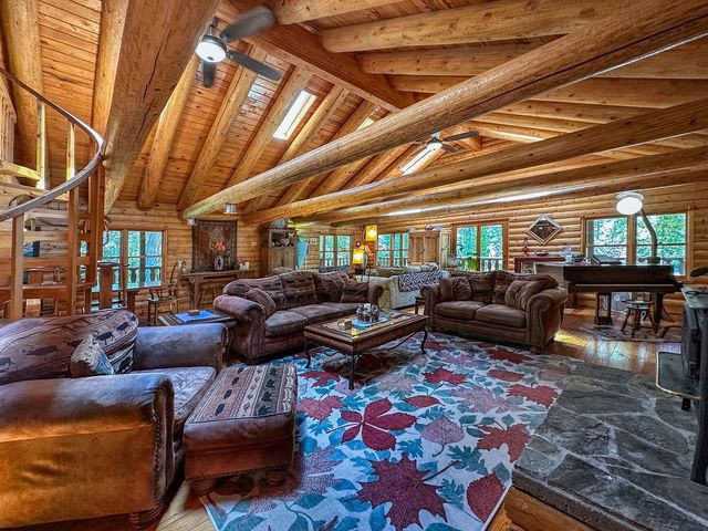 17452 Lake Vera Purdon Rd, Nevada City, CA 95959