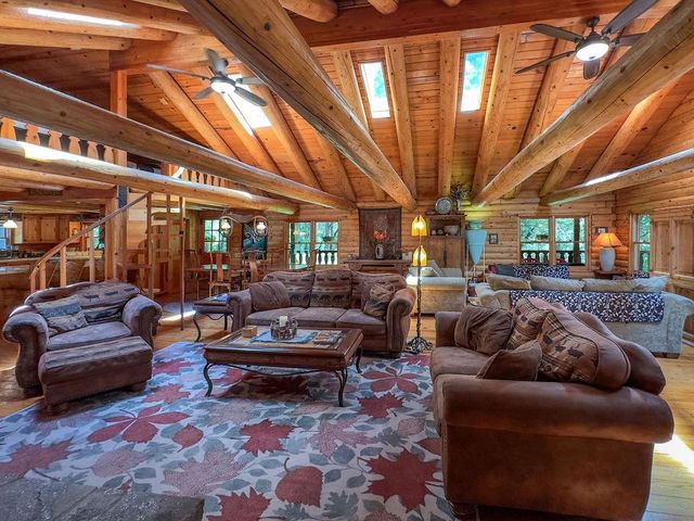 17452 Lake Vera Purdon Rd, Nevada City, CA 95959