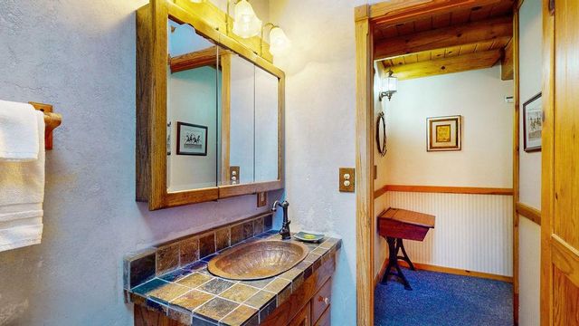 17452 Lake Vera Purdon Rd, Nevada City, CA 95959