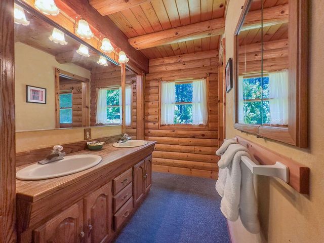 17452 Lake Vera Purdon Rd, Nevada City, CA 95959