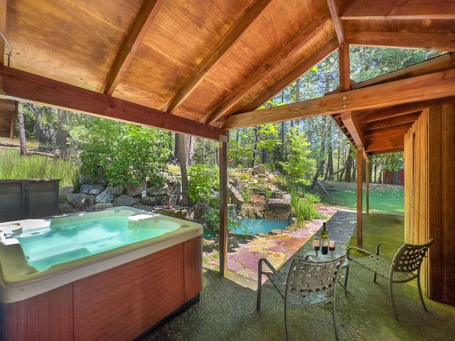 17452 Lake Vera Purdon Rd, Nevada City, CA 95959