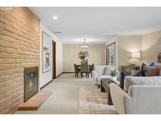 12202 Se GUILFORD Dr, Milwaukie, OR 97222