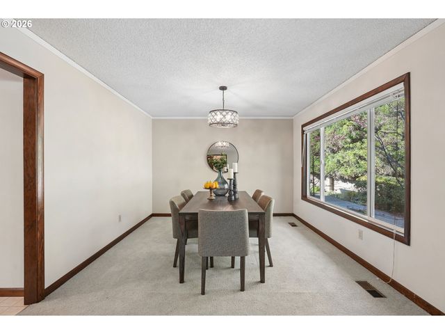 12202 Se GUILFORD Dr, Milwaukie, OR 97222