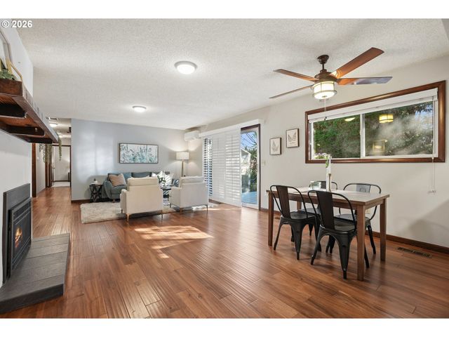 12202 Se GUILFORD Dr, Milwaukie, OR 97222