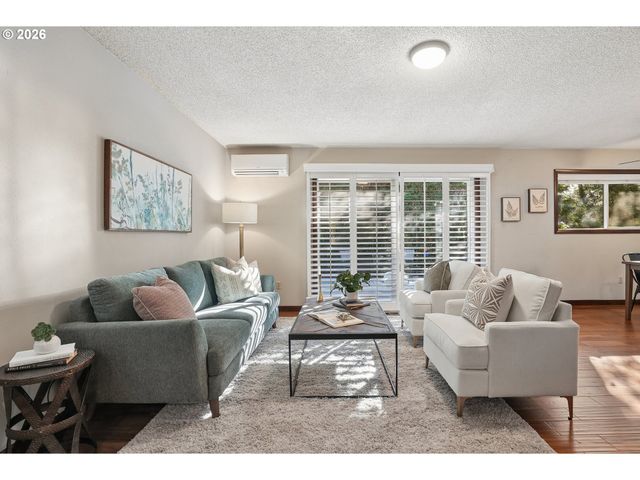 12202 Se GUILFORD Dr, Milwaukie, OR 97222