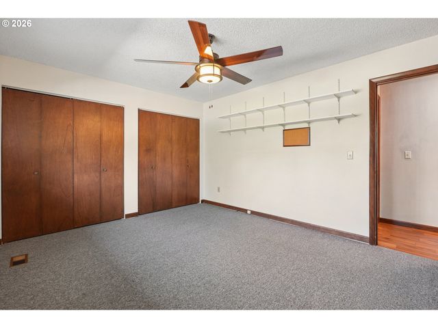 12202 Se GUILFORD Dr, Milwaukie, OR 97222