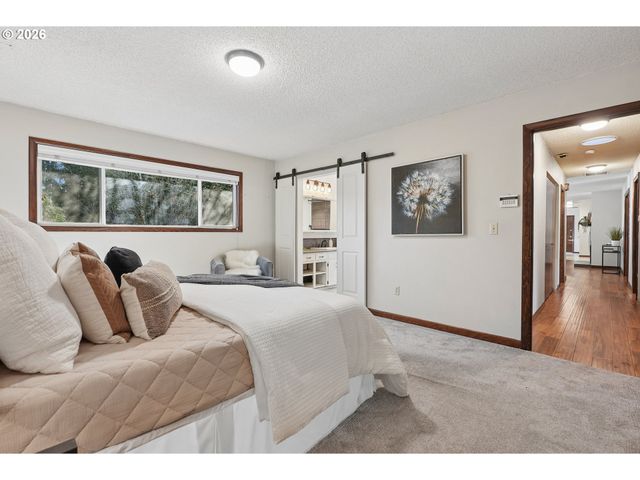 12202 Se GUILFORD Dr, Milwaukie, OR 97222