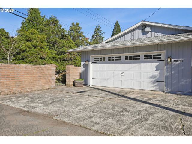 12202 Se GUILFORD Dr, Milwaukie, OR 97222