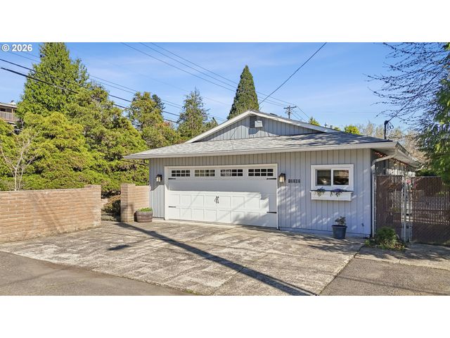 12202 Se GUILFORD Dr, Milwaukie, OR 97222