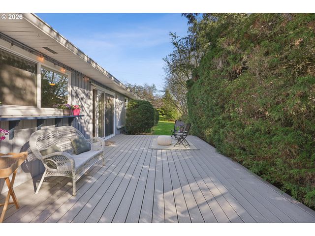 12202 Se GUILFORD Dr, Milwaukie, OR 97222