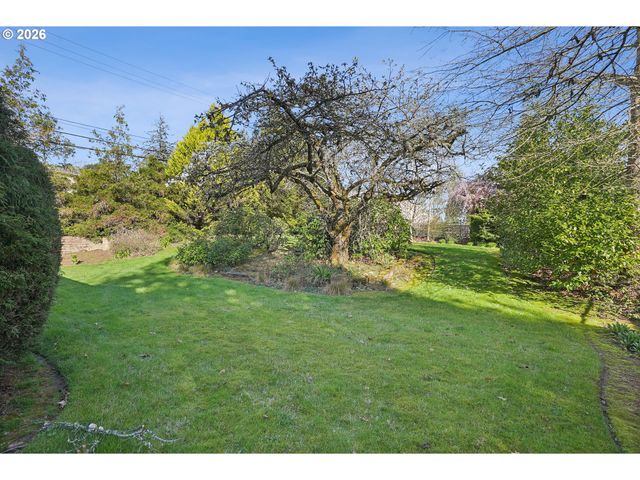 12202 Se GUILFORD Dr, Milwaukie, OR 97222