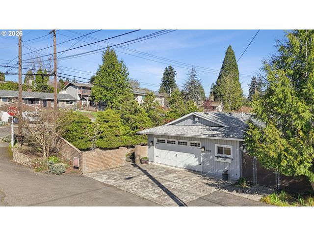 12202 Se GUILFORD Dr, Milwaukie, OR 97222