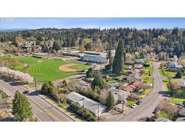 12202 Se GUILFORD Dr, Milwaukie, OR 97222