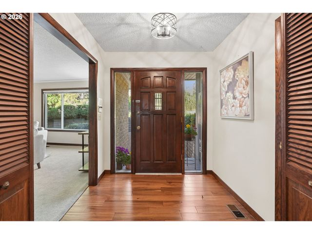 12202 Se GUILFORD Dr, Milwaukie, OR 97222