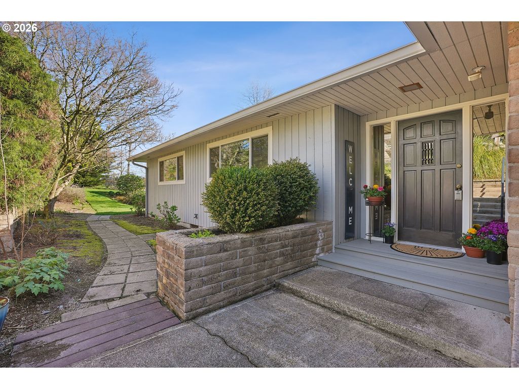 12202 Se GUILFORD Dr, Milwaukie, OR 97222