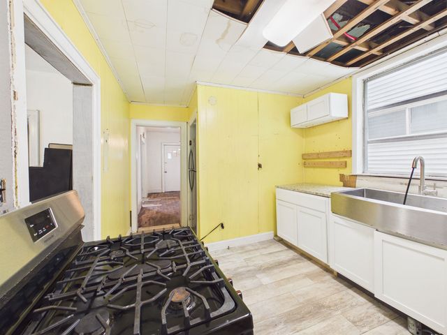 2211 11th Ave, Huntington, WV 25703