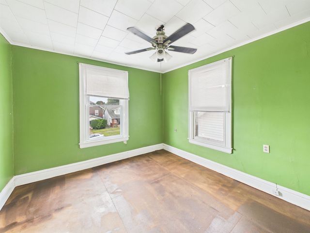 2211 11th Ave, Huntington, WV 25703