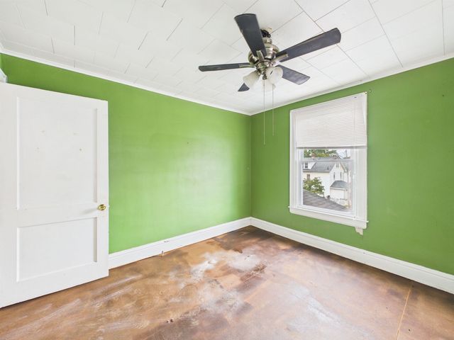 2211 11th Ave, Huntington, WV 25703