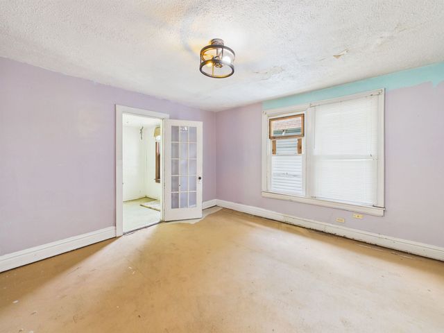 2211 11th Ave, Huntington, WV 25703