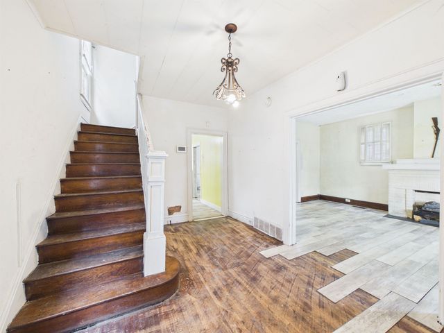2211 11th Ave, Huntington, WV 25703