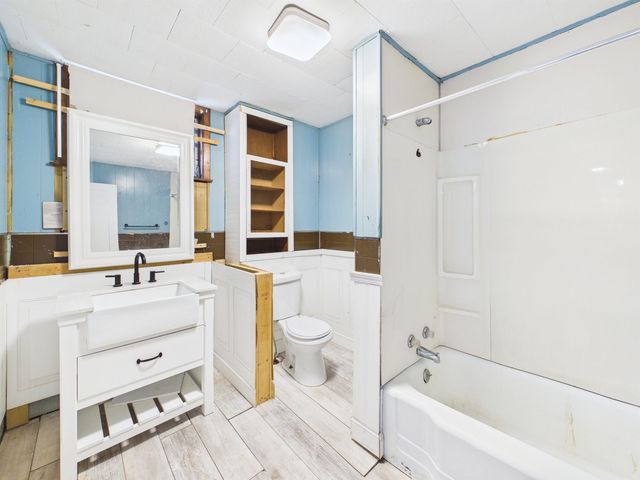 2211 11th Ave, Huntington, WV 25703