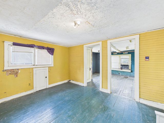 2211 11th Ave, Huntington, WV 25703