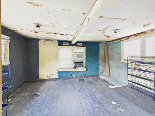 2211 11th Ave, Huntington, WV 25703