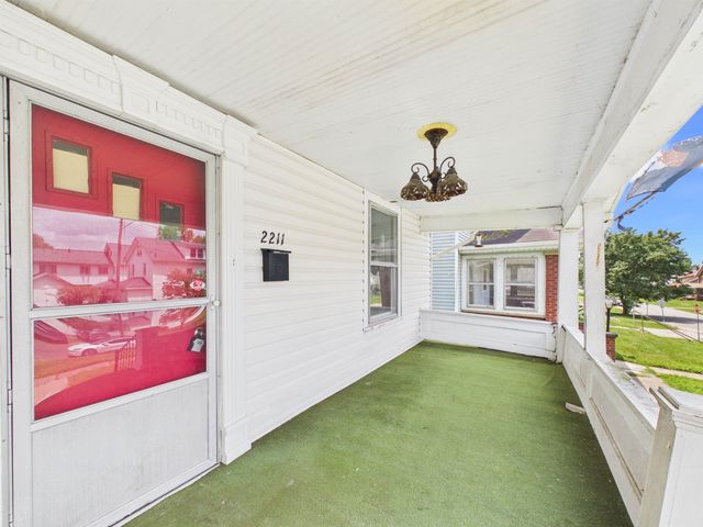 2211 11th Ave, Huntington, WV 25703
