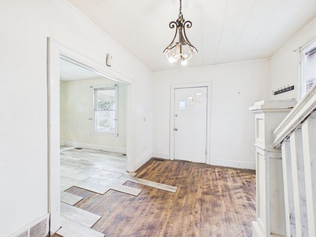 2211 11th Ave, Huntington, WV 25703