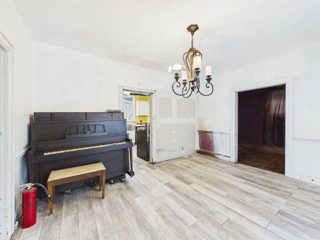 2211 11th Ave, Huntington, WV 25703