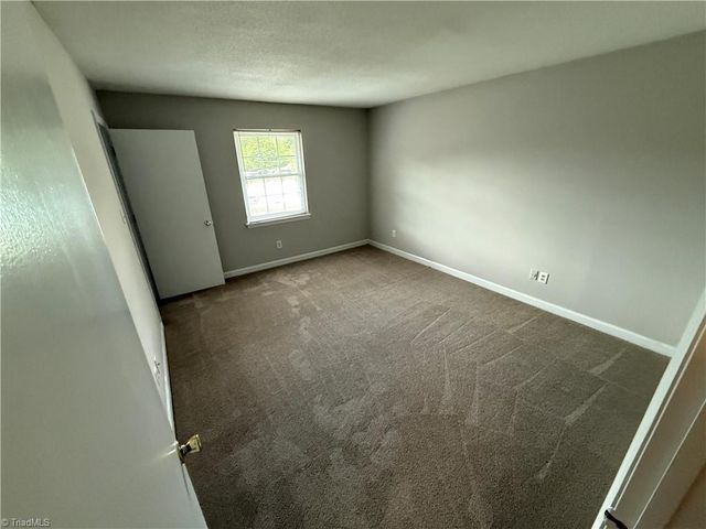 2350 Bay Meadows Court E, Winston-salem, NC 27103