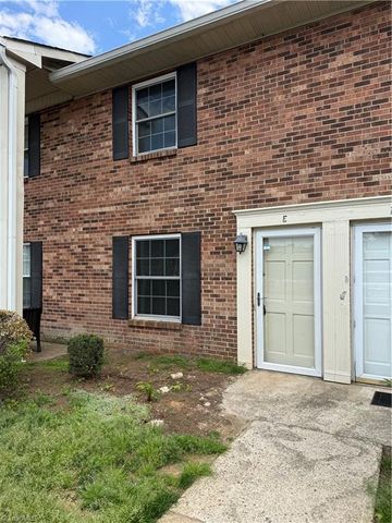 2350 Bay Meadows Court E, Winston-salem, NC 27103