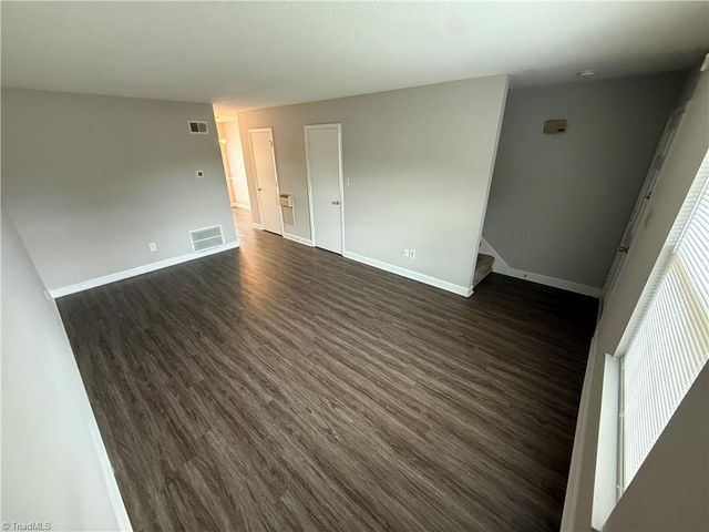 2350 Bay Meadows Court E, Winston-salem, NC 27103