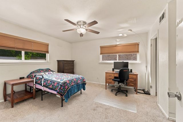 924 Wade Drive, Bedford, TX 76022