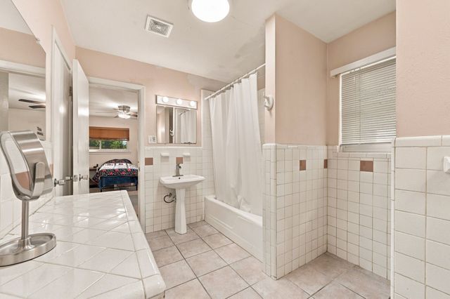 924 Wade Drive, Bedford, TX 76022
