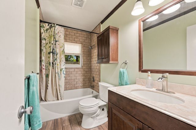 924 Wade Drive, Bedford, TX 76022